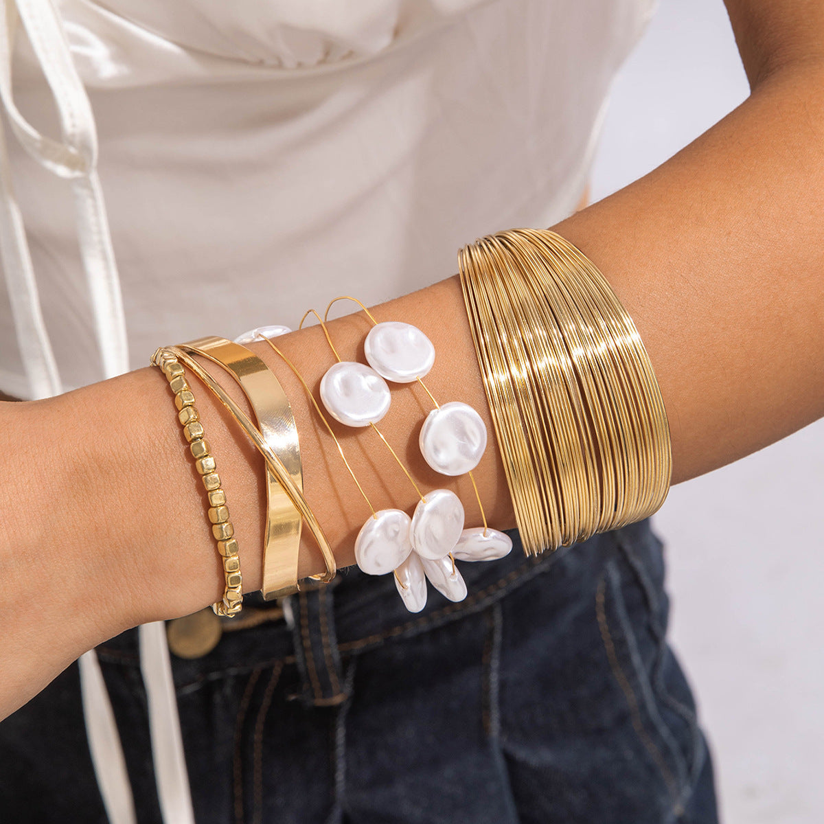 Set van open armbanden