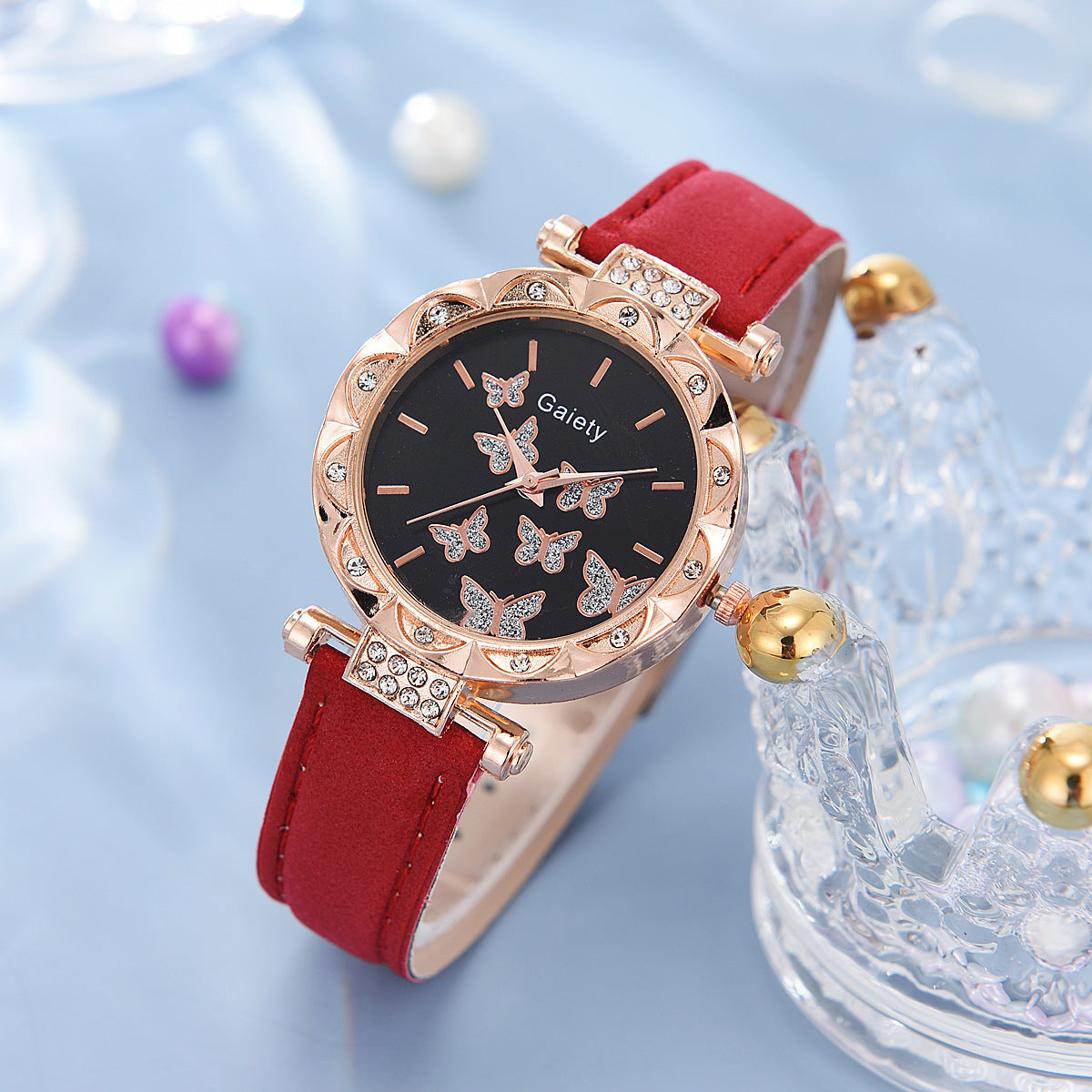 Elegant dameshorloge met vlinderdetail