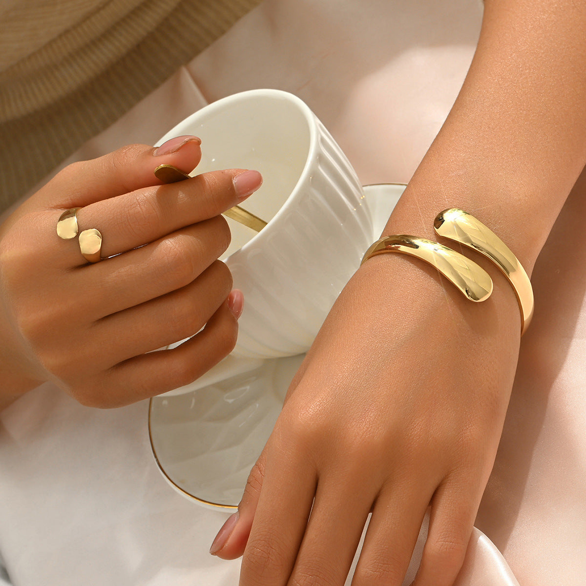 Glanzende Armband en Ringenset