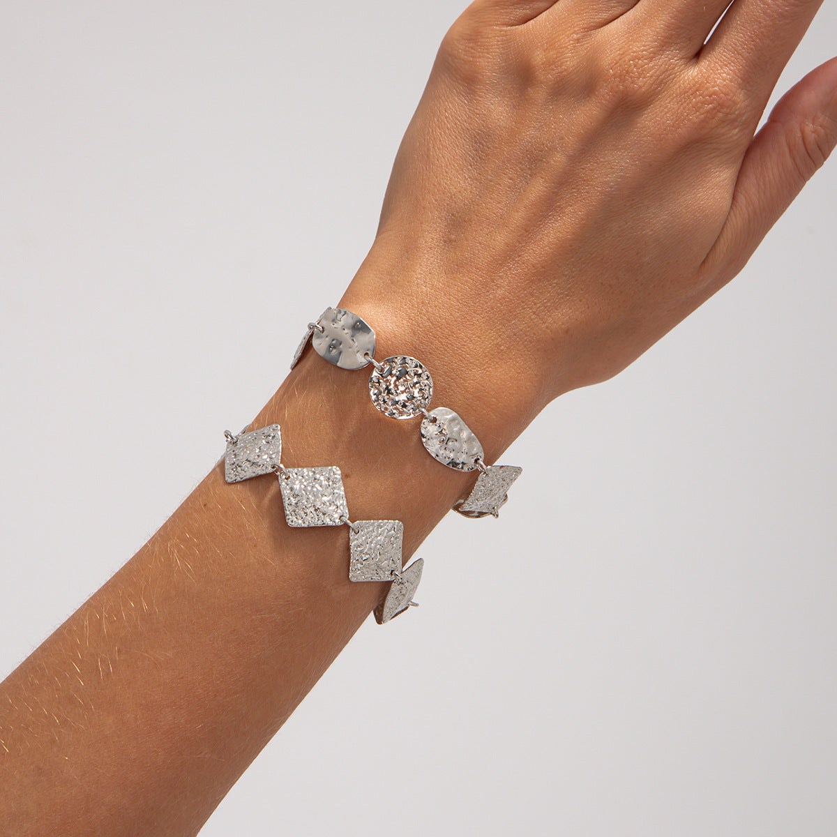Trendy armband in punkstijl